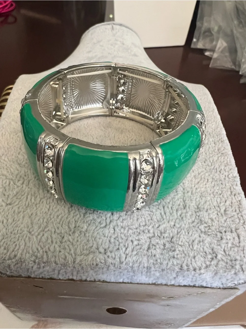 paparazzi Green Crystal Statement Necklace & Bracelet Set